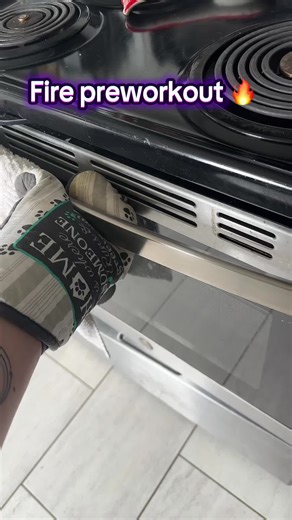 Pre workout that hits harder and keeps the energy going all workout long 🏋️‍♂️ Beyond Raw LIT V2 with 250mg caffeine and 3g creatine #preworkout #gymenergy #GNC