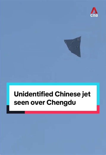 🔺 Footage and photos of an unidentified triangular jet have gone viral on Chinese social media. The aircraft is reportedly a 6th-generation fighter jet and is believed to have stealth and endurance capabilities. #chinanews #chinanews