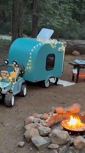 OMG 😃 The Smallest DIY Camper Build you’ve ever seen . I think this counts! Let say 🚐 this dad went all out to build a campervan for his kids and it’s impressive 😍@thedadsocial crafted this tiny campervan and he does a lot of amazing things, go check him out. Now, can we build this bigger?🌿 🌿 Stay with us @vanbuild360 to catch more Van Tours 🌿🌿#vanbuild360 #vanlife#roadtrip #offgrid #bestplacestolives #homeonwheels #campervan #roadtrip #offgridvan #offgridlife#tinyhomeliving #minimallivin