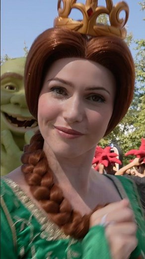Fiona & Shrek's Mud Mask Before Date Night! 💚🧅 #universalstudios #shrek #meetandgreet