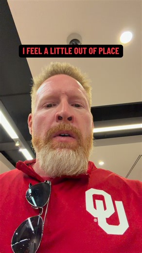 A Stranger in a strange land. #boomersooner #govols #secfootball #itjustmeansmore | Bo Wright