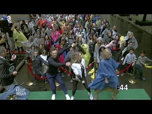 Live Sets the Guinness World Record for the Floss Dance