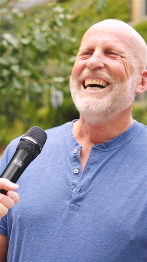 32K views · 455 reactions | Parce que chaque saison de vie a son histoire, Bâ vous donne la parole... Cette semaine, visionnez notre entrevue avec Réal! À l'aube de la retraite, il a trouvé l’amour à 65 ans, après avoir survécu à un cancer dans la boîte crânienne pendant la pandémie. | Bel âge magazine | Facebook