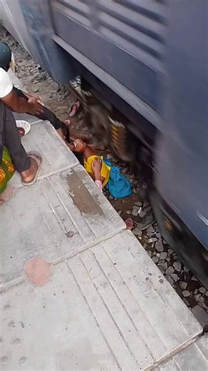 This video is from Samastipur district in Bihar.People at railway stations rarely use the foot overbridges to cross from one platform to another. Railway tracks should be fenced (saw at local train stations in Kolkata) but who is listening?