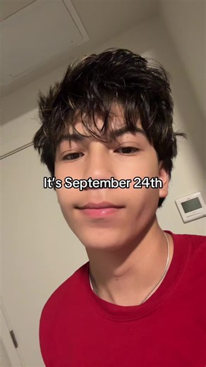 Bacarat (@bomboclatbacarat)’s video of cuddle