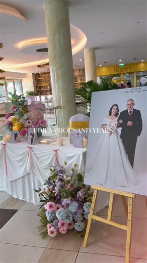 ✨ 𝐓𝐫𝐮̛𝐨̛́𝐜 𝐠𝐢𝐨̛̀ 𝐆 – 𝐤𝐡𝐢 𝐡𝐚̣𝐧𝐡 𝐩𝐡𝐮́𝐜 𝐜𝐡𝐚̣𝐦 𝐧𝐠𝐨̃ ✨ ⏳Chỉ còn ít giờ nữa thôi, giây phút thiêng liêng nhất của cuộc đời sẽ chính thức bắt đầu. Trong không gian được chuẩn bị tỉ mỉ và tràn ngập yêu thương, cô dâu – chú rể không giấu được cảm xúc hồi hộp, hạnh phúc và tự hào khi sắp bước vào hành trình mới cùng nhau. 👰🤵‍♂️Mọi sự chờ đợi, mọi yêu thương hôm nay đều hội tụ để tạo nên một khoảnh khắc trọn vẹn nhất 💍 Hãy cùng chờ đón giây phút hạnh phúc của CDCR trong tiệc c