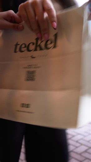 TECKEL on Instagram: "En nuestras sedes pasan cosas increíbles, pero nada supera las ganas de llevarse un bowl a casa. Un pequeño recordatorio de que en Teckel siempre te damos lo mejor, ¡aunque el datáfono tenga otros datos! 😉"