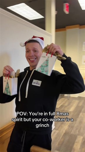 The Grinch's small heart grew three sizes that day 💗 #sobol #fyp #foryou #christmas #thegrinch #xmas #employees #funny #merrychristmas #christmastime #santa