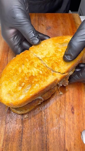Beef Schnitzel Sandwich🧀🥪