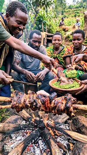 Traditional Kenya Food: Roasted Goat Meat & Mash 🍖 #tribalfood #triballife #shorts
