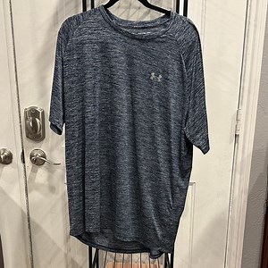 Under Armour Men's Heathered Gray Tee