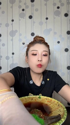 6.3K views · 132 reactions | Part 5 Shrimp, tobiko eggs 戀勒 #yummy #asmr #chinesefood #foodie | Eat with Boo | Facebook