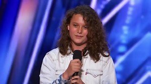 Estamos pensando que Dylan Zangwill tendrá que empezar a hablar de sí mismo un poco más después de esta increíble Audición. 🤩 | AGT Español