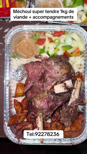 Tel:91700434 Box Méchoui, 1 kg de viande accompagnements, riz cantonais, Alloco et légumes à 10mille cfa quantité suffisante pour deux personnes.