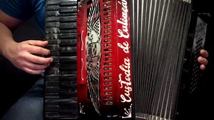 Cómo tocar "Cruz de madera" versión de "Michael Salgado" Descarga la Letra con los acordes aqui... https://acordeoninstruzional.com/descargas/descarga/index.php?name=cruz_de_madera&wayf=fb Tambien puedes verlo desde Youtube... https://youtu.be/zjqKdnd-PHw | Aprende acordeon de teclas