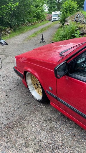 Explore the Powerful D24 Engine in a Classic Volvo 940