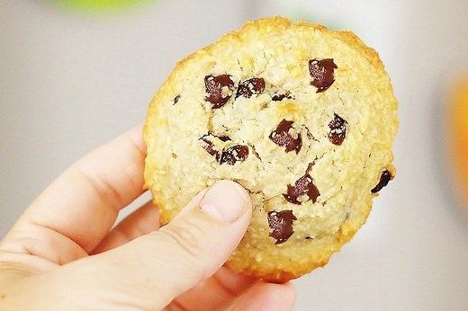 99K views · 224 reactions | These keto chocolate chip keto cookies are low carb, gluten free, easy to make, amazingly delicious, and kid approved! ✅ Recipe: https://jenniferbanz.com/healthy-chocolate-chip-cookies | Low Carb Recipes with Jennifer | Facebook