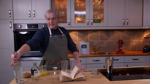 1937 Showboat Gin Cocktail - Cocktails After Dark