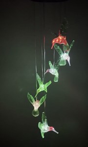 LED Solar Hummingbird Wind Chimes Outdoor - Waterproof Mobile Changing Light Color Wind Chime, Six Hummingbirds LED Wind Chimes for Home, Xmas Mom Gifts, Party, Festival Decor, Night Garden Decoration