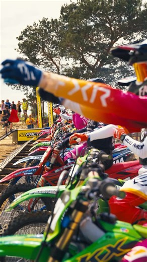 SX Tour 2025 🔥 Les meilleurs pilotes de Supercross sont réunis ce week-end aux Tourneix ! Bravo au motoclub castelroussin pour l’organisation de cet événement d’ampleur 👏 Un superbe spectacle pour Châteauroux Métropole. Rendez-vous demain pour la deuxième et dernière journée de Supercross. #Châteauroux | Châteauroux Métropole