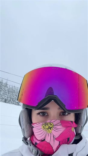 Snowboarding Trends with Friends: A Fun Experience