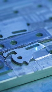 Details Laser finished. 🤘🏼 These s30v mini chisel are insanely sharp 🔥 | KeyBar