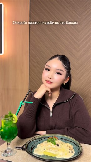 𝐈𝐌𝐏𝐄𝐑𝐀𝐓𝐎𝐑 | дәмханасы 09:00-00:00 on Instagram: "Ал сізге қай тағам түрі ұнайды? Сәлеметсізбе!!! Құрметті тұрғындар, Император Халал дәмханасы сіздер үшін әрдайым адал қызметте. 👩‍🍳✅ IMPERATOR бұл-заманауи интерьер😍 дизайн 🔥 ✅🥗🧆Европа ✅🍣🍛Жапон ✅🍲🍝Шығыс асханасымен 🍸Салқын әрі дәмді Лимонадтар және Коктейльдер Азия ас-үйі тағамдарын ұсынады FAST FOOD 🌮🌯🫔🍗🌭🍔🥇 📍Қазығұрт IMPERATOR @imperator_kazygurt 📲 +7 775 270-20-21 Стол бронировать ету үшін 👇🏻 +7 (778) 497-94-25 👆