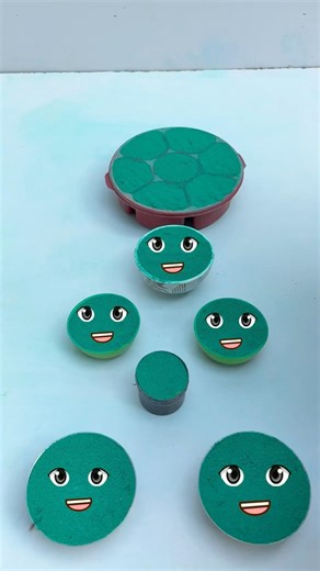 Satisfying Green Sand Cutting 😍 | Cute Face Foam Pressing ASMR #Shorts