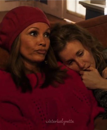 LYNETTE SCAVO & RENEE PERRY | renee just barging in and not even bothering to knock on lynette's door is the best thing ever! my favorite housewives