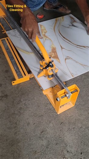 I cut tiles very easily with the new tile cutting machine.#tilecutting #cuttingskills #cuttingvideo