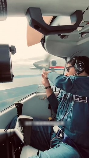 Flight safety tips 😱। #shorts #viralvideo #fact | Fact Hub