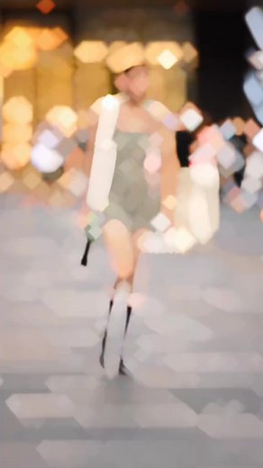 82K views · 993 reactions | Episode 244癩癩 Fashion street shooting wear sharing #癩癩 #foryoupage #streetfashion #beautiful #chinesestreetfashion #chinafashion #fyp #chinastreetstyle #fashion #fashionphotographer #fashiontiktok #girls #girlfriend | Street Fashion | Facebook