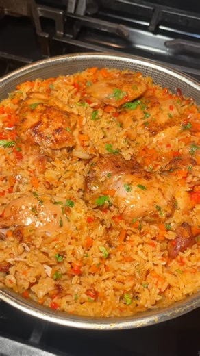 monique on Instagram: "Super super delicious chicken and rice! 🥘 recipe below!! Shoutout to @karen_oropeza for these BEAUTIFUL @anfora plates 😍 muchas gracias!! 🙏🏻🥹🥰 Ingredients - 1 red bell pepper, diced - 1/2 medium onion, diced - Garlic (to your liking, I used about 4) - 1/2 cup carrots, diced ( or any veggie(s)) - 1 cup rice - 2 cups water or chicken broth - 2-3 tablespoons butter - Olive oil - 1 tbsp chicken bouillon powder - 2-3 lbs chicken thighs - salt to taste (if needed) - Cilant