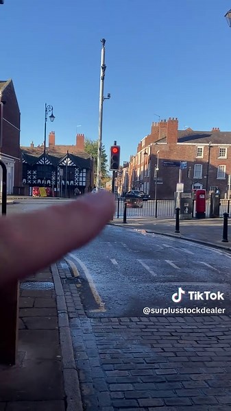 #creatorsearchinsights Chester, lovely place to visit in UK. Has own Racecourse, lots of shops, old buildings #chester #placestovisit #placesinuk #oldbuildings