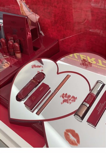 Found the cutest personalized souvenir at KIKO Milano on Rue de Rivoli. You can get a lip gloss engraved with the Eiffel Tower and your name 💄 Save this for your next trip to Paris ✈️ #valentinesday #paristhingstodo #paristraveltips #paris #custommakeup
