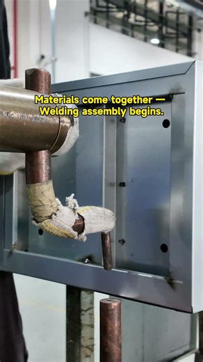 From cutting to bending, every step counts—watch us create the perfect parcel box!