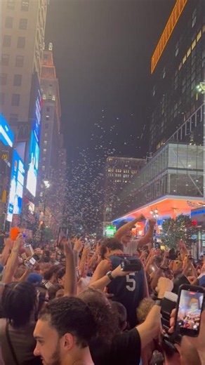 7TH AVENUE PARTY AFTER KNICKS WIN GAME 2!