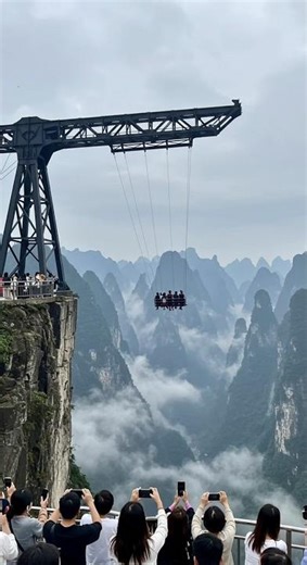 World's Craziest Swing Ride Breaks Mid Air