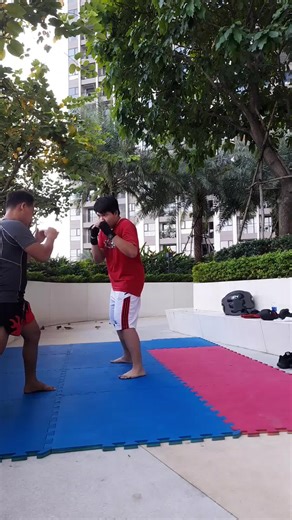 Mastering Pivot Techniques in Boxing Training