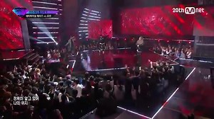 the crowd when #Chanyeol go on stage😍😍,. Unpretty Rapstarz; Heize ft. Chanyeol. #EXO #weareoneEXO | EXO In Update