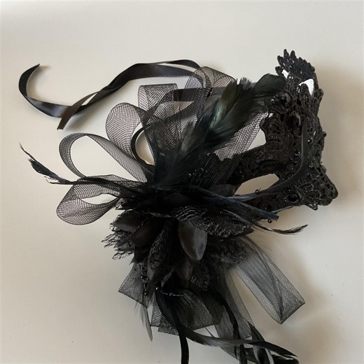 Black Lace Masquerade Feather Mask for Women Girls Floral Rhinestones Gemstones - Etsy