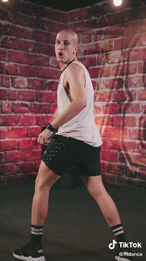 "Bumbum Gigante" é o brega funk que a gente precisava 🥰😍 @vi.melloo ...