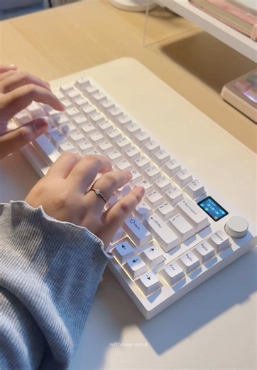 Tecware Spectre 75: Keyboard dengan LCD Display