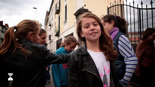 Donner des horaires et parler de ses activités en classe de FLE - Adomania, un partenariat Hachette FLE/TV5MONDE