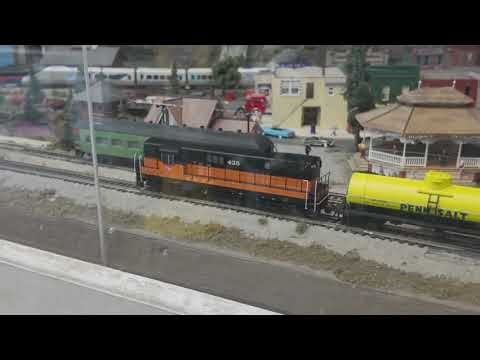 The Masterpiece of FM Power: Rapido HO Scale H16-44