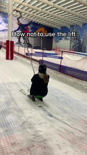How to use Poma lift - Ski edition ⛷️ #thesnowcentre #snow #indoorskiing #skitok #howto #buttonlift #skiing