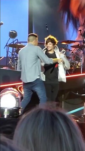 One Direction: Nouis 🥺Subscribe for daily 1D videos! #onedirection #louistomlinson #niallhoran