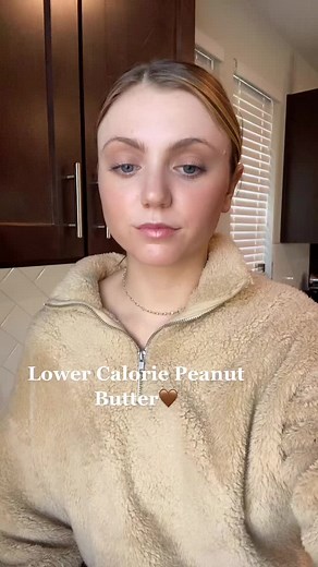 Turn your pb2 powder into creamy peanut butter!🤎 #peanutbutter #lowcalorie #healthy #kitchenhacks #foodtok #foodie