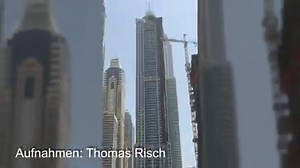 Nach dem Hochhausbrand in Dubai hat uns Leser Thomas Risch kontaktiert und uns dieses Video geschickt - er ist gerade mit seiner Familie vor Ort. Hier erfahrt ihr mehr: http://zu.hna.de/hochhaus0408 | HNA