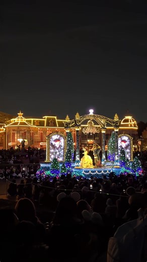 The Most Beautiful Tokyo Disney Float Experience